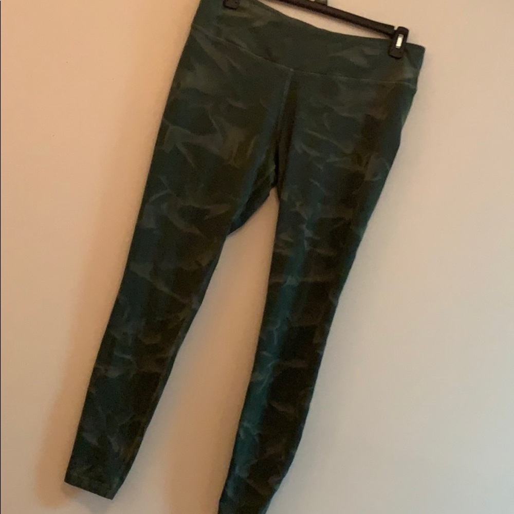 Camo Nike leggings XL